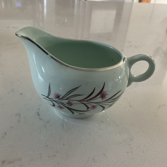 Universal Pottery Creamer Pale Blue w/Pink Flowers & Silver Trim Retro Kitchen - Picture 6 of 10